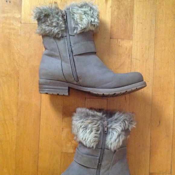 Steve Madden Millie Gray Leather Boots Faux Fur  8 - Picture 2 of 8